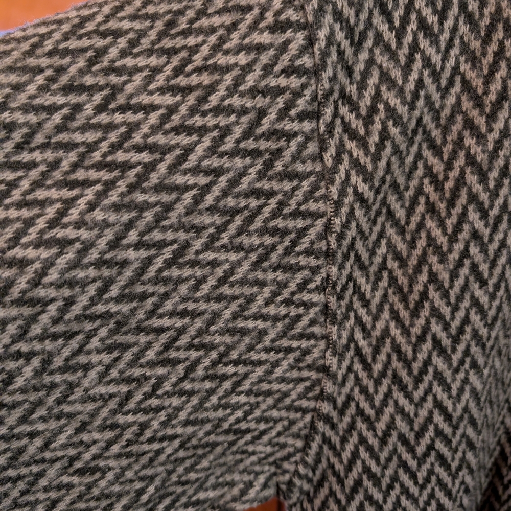 Vintage Men's Chevron Pattern Sweater - Black and Gray - Picture 5 of 7